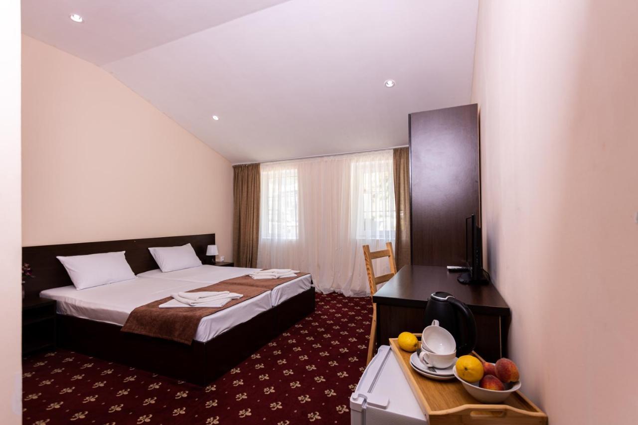 Hotel Nikopoli On Vodopadnaya 21А New Athos Exteriér fotografie
