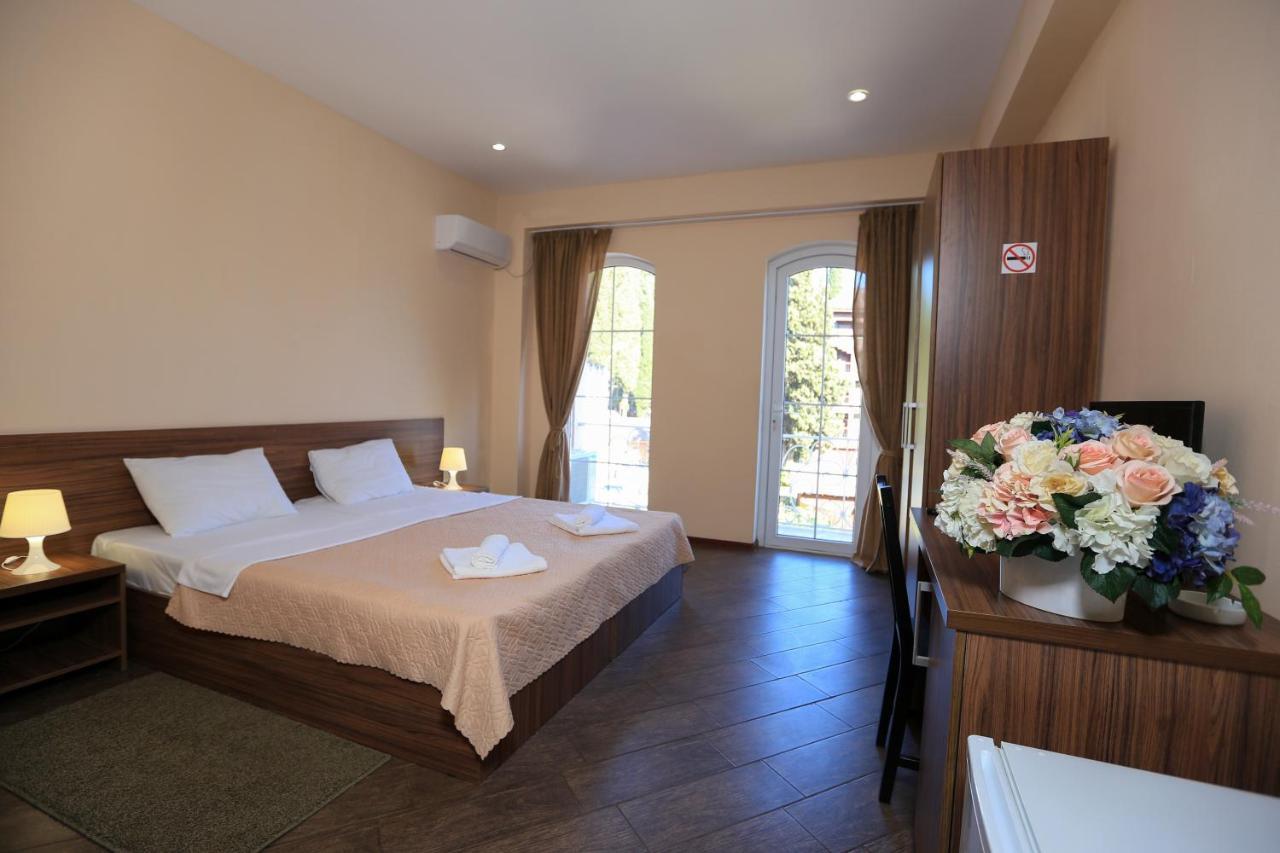 Hotel Nikopoli On Vodopadnaya 21А New Athos Exteriér fotografie