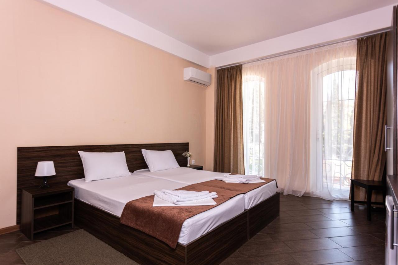 Hotel Nikopoli On Vodopadnaya 21А New Athos Exteriér fotografie
