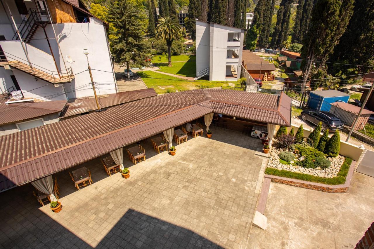 Hotel Nikopoli On Vodopadnaya 21А New Athos Exteriér fotografie