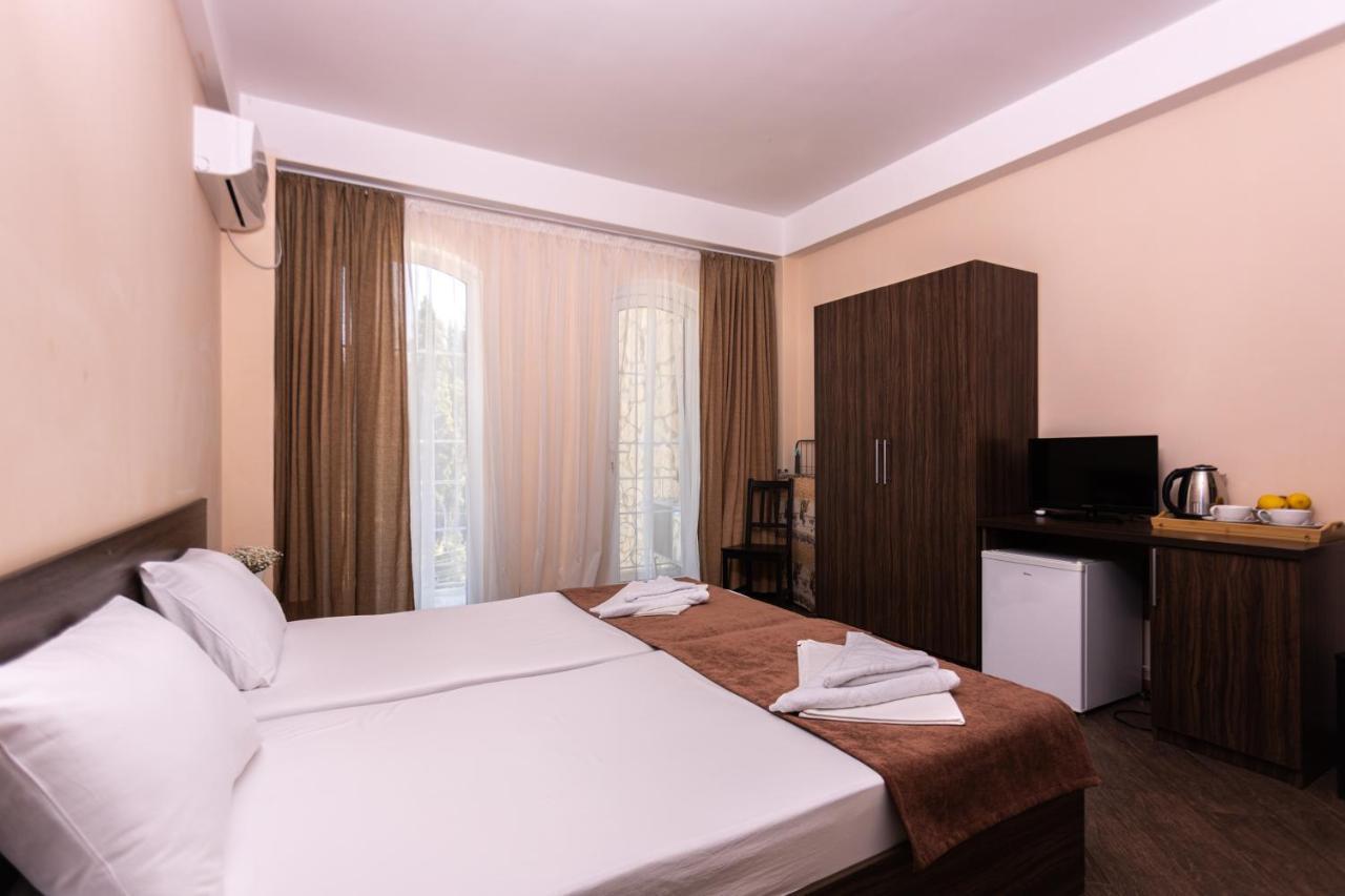 Hotel Nikopoli On Vodopadnaya 21А New Athos Exteriér fotografie